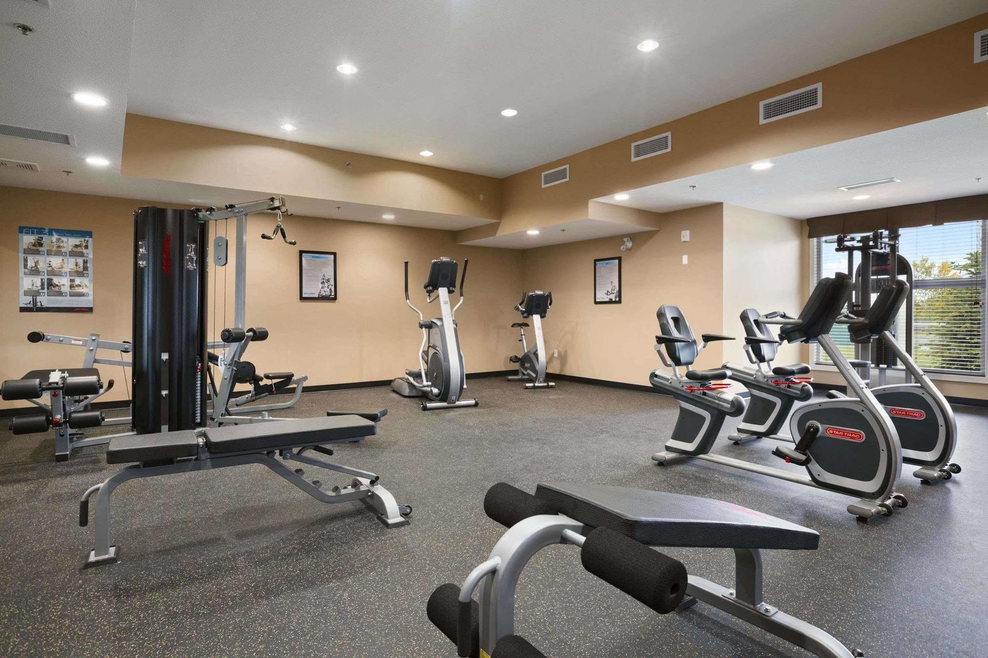 Microtel Inn & Suites By Wyndham Blackfalds Extérieur photo