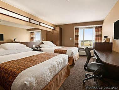 Microtel Inn & Suites By Wyndham Blackfalds Extérieur photo
